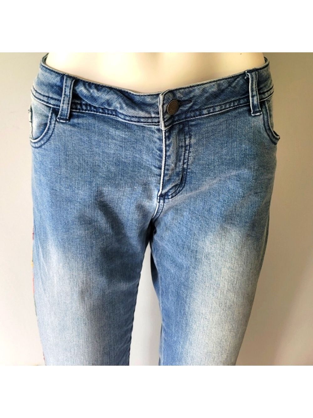 Manguun Girls Floral Embroidered Cropped Jeans Size 12